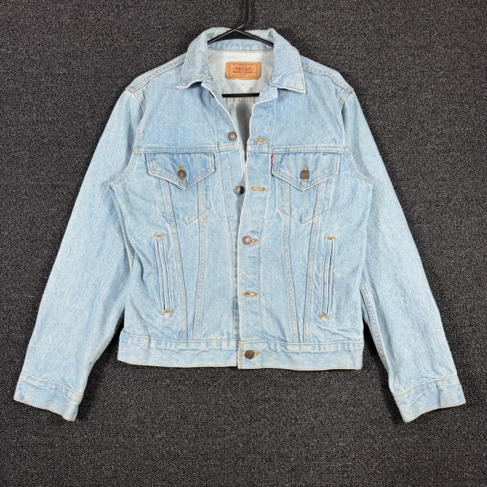 Vintage Levi's 70506 0211 Denim Trucker Jacket Made in USA Light Wash Mens Small